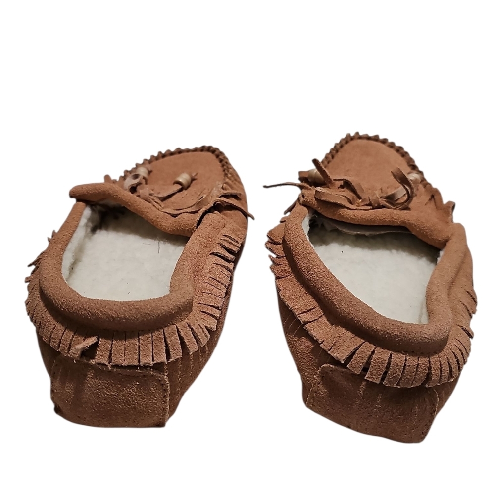 Women’s Brown Suede Moccasin Slippers Size 6 Faux Shearling Lined Cozy Fringe - Picture 6 of 7